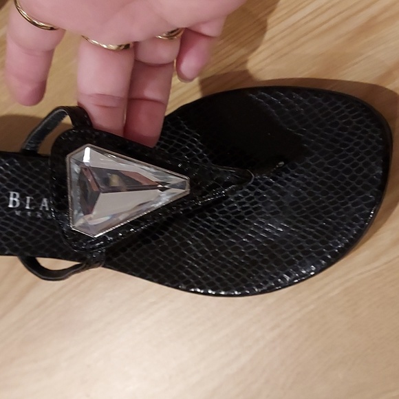 Women's White House Black Market Black Wedge Heel Gem Sandals Size 7.5 - Picture 3 of 7